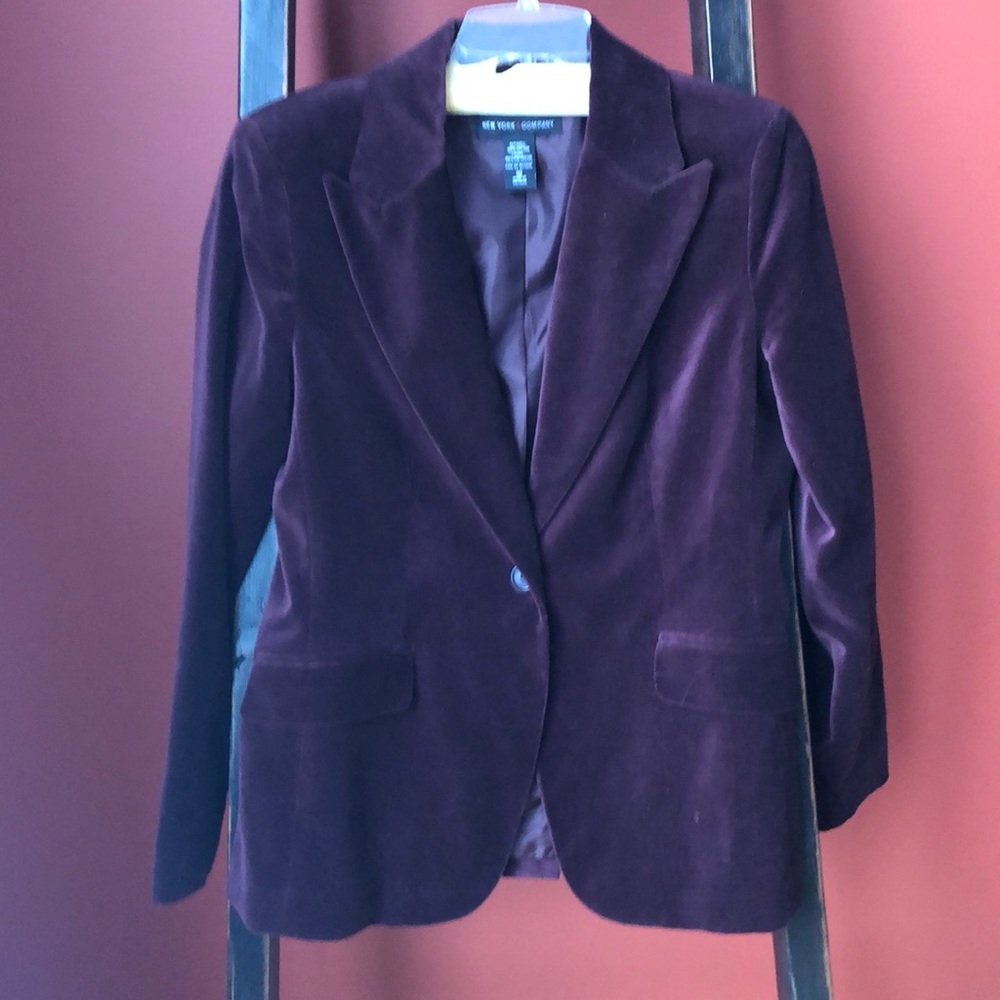 New York and company velveteen burgundy blazer
